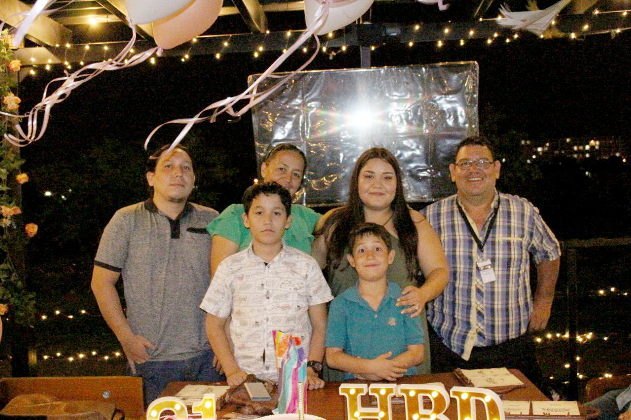 Andrés Felipe Poloche, Claudia Díaz, Daniela Poloche Díaz, cumpleañera;   Luis Miguel Poloche, José Antonio Poloche, y Wilson Poloche.